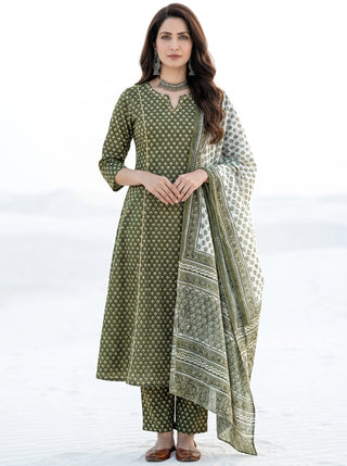 Aina Aakriti Set Of Kali Kurta Pants & Dupatta