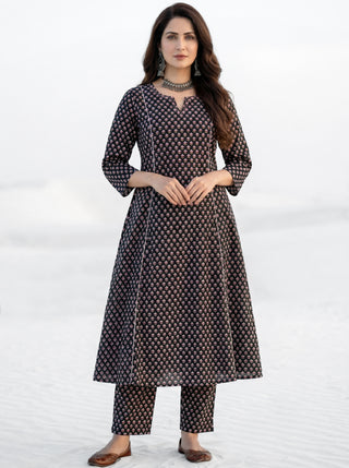 Aina Abeera Kali Kurta