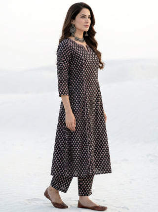Aina Abeera Kali Kurta