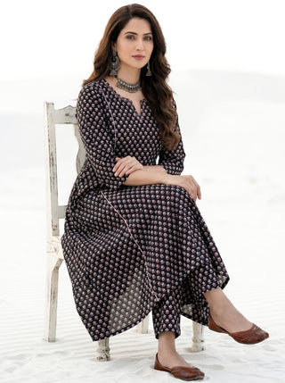 Aina Abeera Kali Kurta