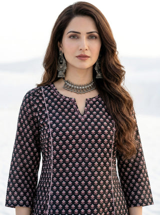 Aina Abeera Kali Kurta