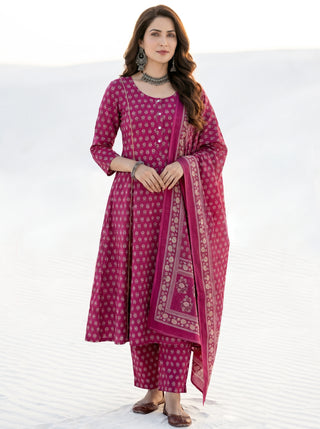 Aina Isra Set Of Kali Kurta Pants & Dupatta