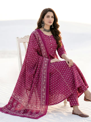 Aina Isra Set Of Kali Kurta Pants & Dupatta