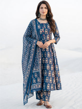Aina Najma Set Of Kali Kurta Pants & Dupatta
