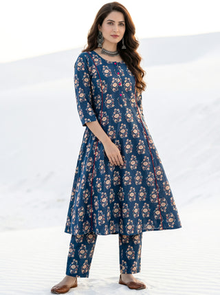 Aina Najma Set Of Kali Kurta Pants & Dupatta