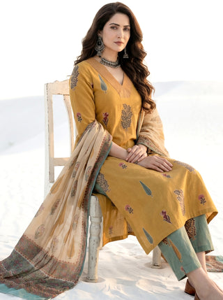 Roz Sarah Set Of Cotton Linen Kurta Pants Dupatta