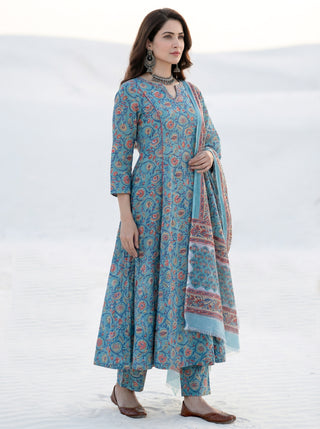 Aina Saima Set Of Kali Kurta Pants Dupatta