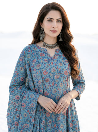 Aina Saima Set Of Kali Kurta Pants Dupatta