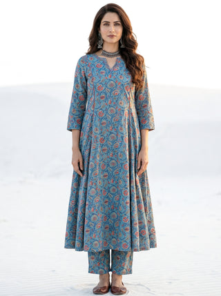 Aina Saima Set Of Kali Kurta Pants Dupatta