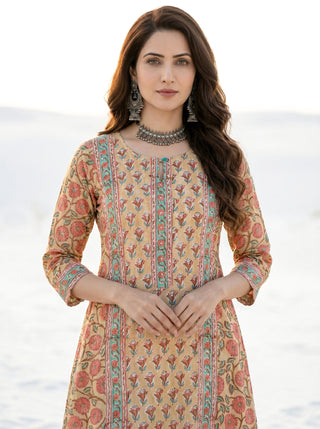 Aina Faghir Set Of Kurta Pants Kota Dupatta