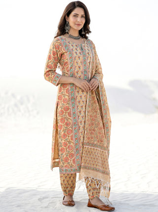 Aina Faghir Set Of Kurta Pants Kota Dupatta