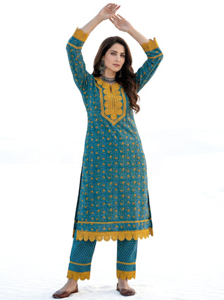 Aina Nazia Set Of Kurta Pants Dupatta