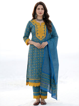 Aina Nazia Set Of Kurta Pants Dupatta