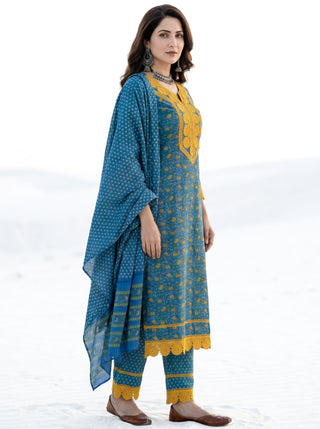 Aina Nazia Set Of Kurta Pants Dupatta