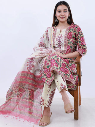 Roz Avni Set Of Kurta Pants Kota Doria Dupatta