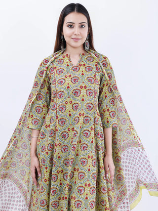 Roz Mahi Set Of Kali Kurta Pants Dupatta