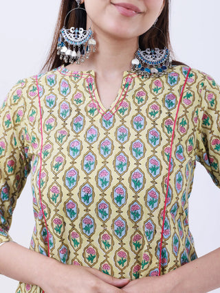 Roz Ruh Set Of Kali Kurta Pants Kota Doria Dupatta