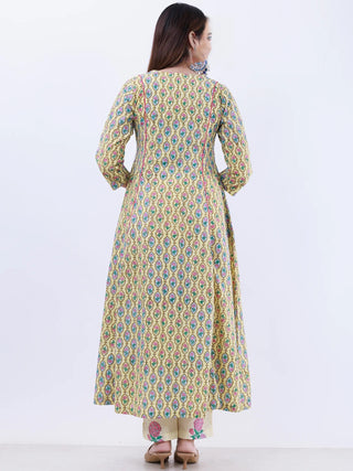 Roz Ruh Set Of Kali Kurta Pants Kota Doria Dupatta