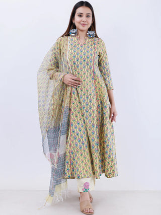 Roz Ruh Set Of Kali Kurta Pants Kota Doria Dupatta