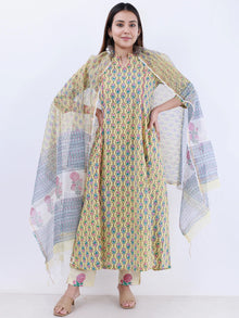 Roz Ruh Set Of Kali Kurta Pants Kota Doria Dupatta