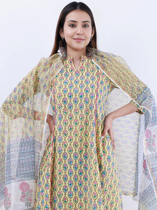 Roz Ruh Set Of Kali Kurta Pants Kota Doria Dupatta