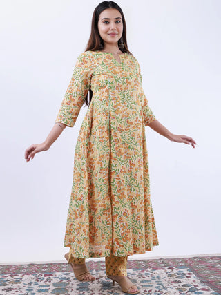 Roz Aramya Set Of Kali Kurta Pants Dupatta