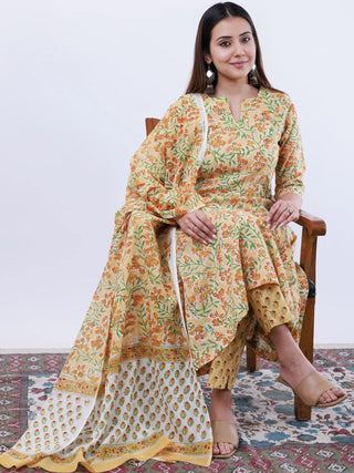 Roz Aramya Set Of Kali Kurta Pants Dupatta
