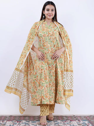 Roz Aramya Set Of Kali Kurta Pants Dupatta