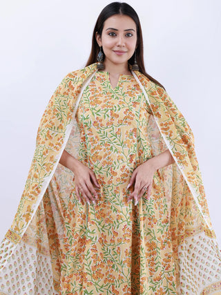 Roz Aramya Set Of Kali Kurta Pants Dupatta