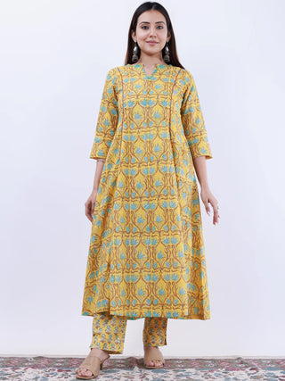 Roz Nutan Set Of Kali Kurta Pants Kota Doria Dupatta