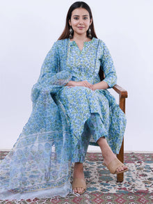 Roz Jashn Set Of Kali Kurta Pants Kota Doria Dupatta