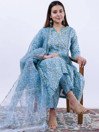 Roz Jashn Set Of Kali Kurta Pants Kota Doria Dupatta