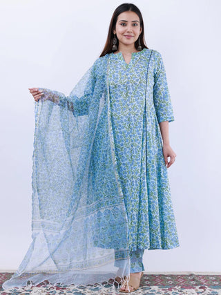 Roz Jashn Set Of Kali Kurta Pants Kota Doria Dupatta