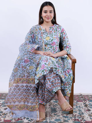 Roz Aditi Set Of Kali Kurta Pants Dupatta