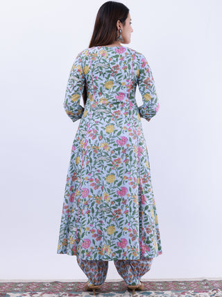 Roz Aditi Set Of Kali Kurta Pants Dupatta