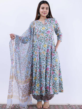 Roz Aditi Set Of Kali Kurta Pants Dupatta