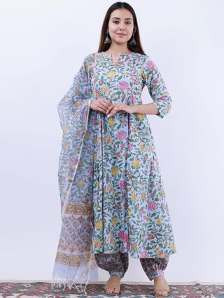 Roz Aditi Set Of Kali Kurta Pants Dupatta