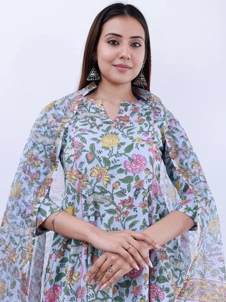 Roz Aditi Set Of Kali Kurta Pants Dupatta