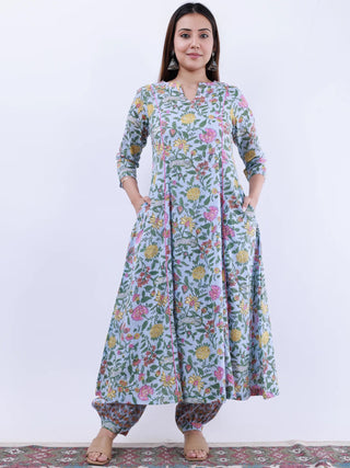 Roz Aditi Set Of Kali Kurta Pants Dupatta