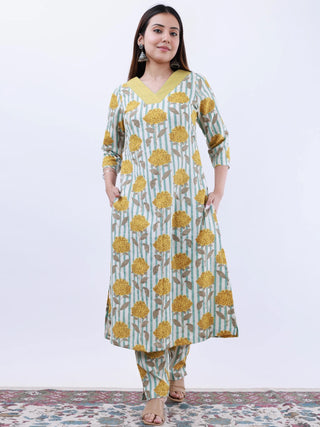 Roz Anisha Set Of Kurta Pants Kota Doria Dupatta