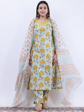 Roz Anisha Set Of Kurta Pants Kota Doria Dupatta