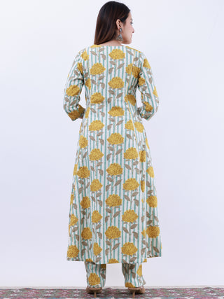 Roz Samaira Kali Kurta