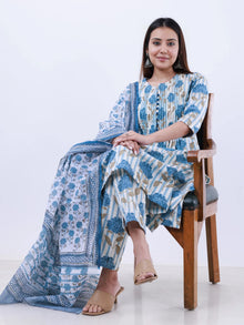 Roz Maira Set Of Kurta Pants Kota Doria Dupatta