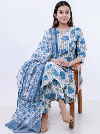 Roz Nidra Set Of Kali Kurta Pants Kota Doria Dupatta