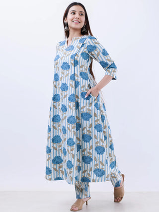 Roz Nidra Set Of Kali Kurta Pants Kota Doria Dupatta