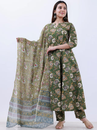 Roz Neh Set Of Kali Kurta Pants Kota Doria Dupatta
