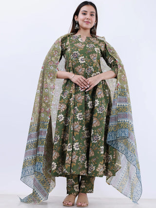 Roz Neh Set Of Kali Kurta Pants Kota Doria Dupatta