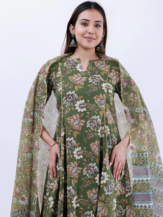 Roz Neh Set Of Kali Kurta Pants Kota Doria Dupatta