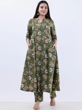 Roz Neh Set Of Kali Kurta Pants Kota Doria Dupatta