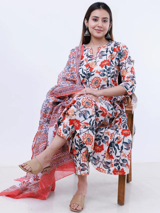 Roz Mahira Set Of Kali Kurta Pants Kota Doria Dupatta